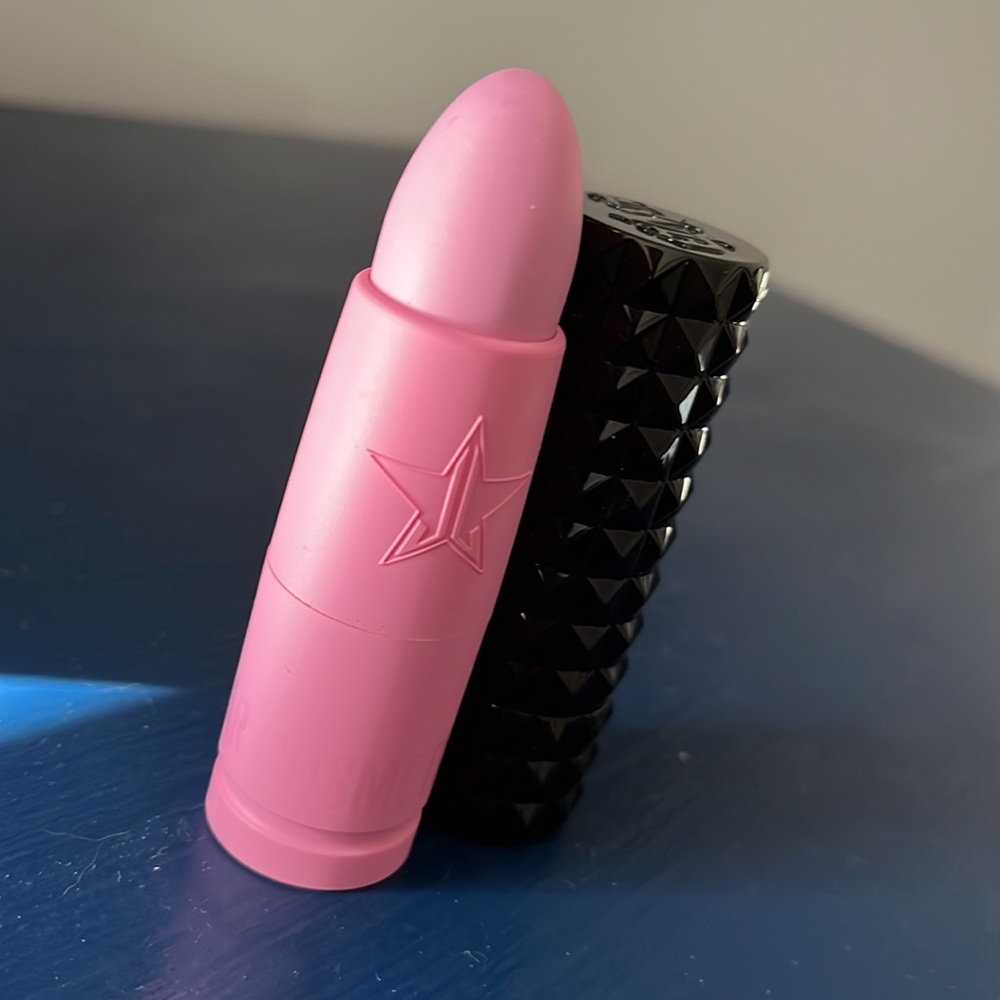 Jeffree Star Naked Body Velvet Trap & KVD Ludwig Lipstick